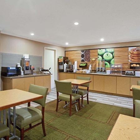 La Quinta Inn By Wyndham Auburn Worcester Exterior foto